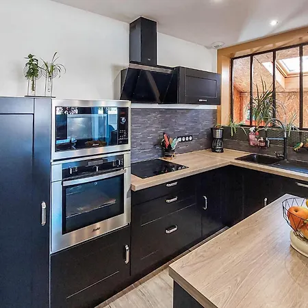 Awesome In Saint-Michel-Chef-Chef