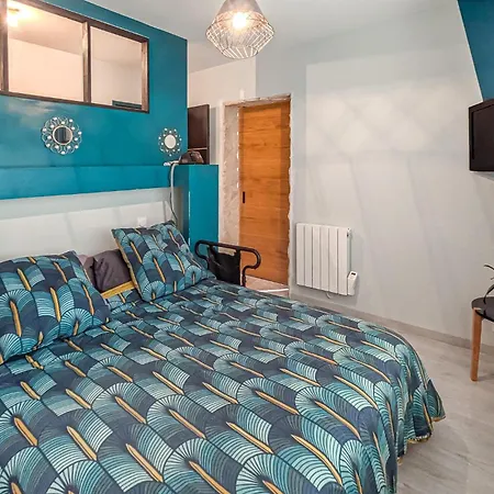 2 Bedroom Amazing In Tatil Evi Saint-Michel-Chef-Chef