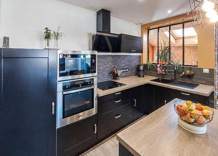 Awesome In Saint-Michel-Chef-Chef